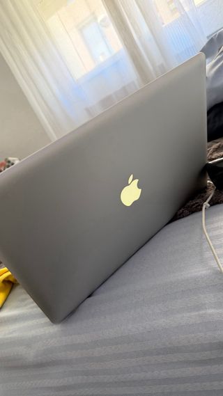 Apple MacBook Pro Plata