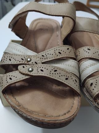 Sandalias piel beige/blanco T.37