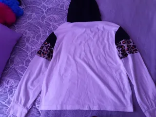 Sudadera con capucha y estampado de leopardo
