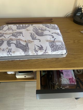 Escritorio Jysk Madera y Metal