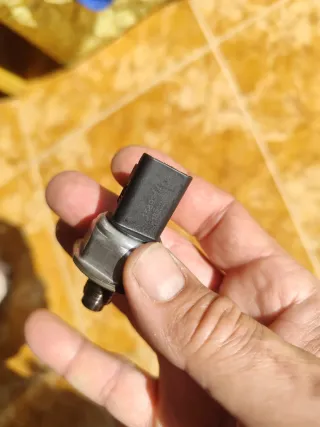 Sensor Presión Combustible RIDEX 3942S0043