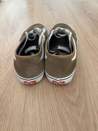 Zapatillas Vans color verde talla 41.