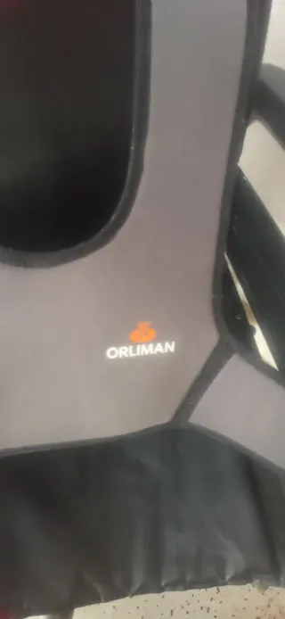 Silla de pruedas con arnés de sujeción