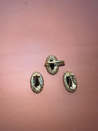 Conjunto Oro 18K Anillo y Pendientes Granate