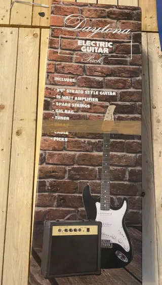 Pack Guitarra Eléctrica Daytona Negra