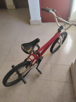 Bicicleta BMX Monty Roja