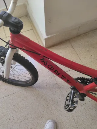 Bicicleta BMX Monty Roja