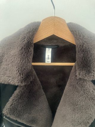 Chaqueta Biker efecto piel , de Mango,