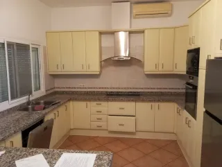 Muebles de Cocina Beige y Plata