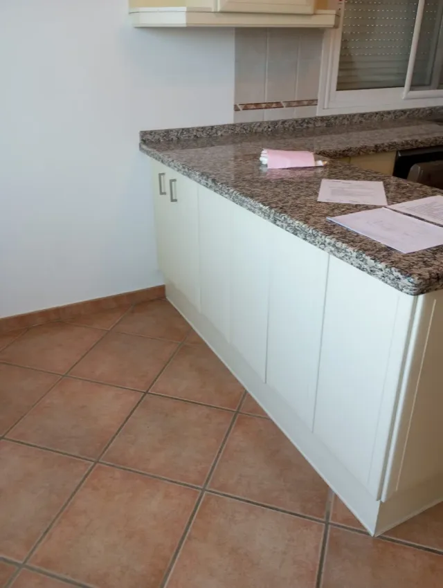 Muebles de Cocina Beige y Plata