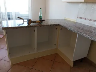 Muebles de Cocina Beige y Plata