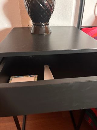 Comodino Vikhammer di Ikea