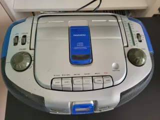 Radiocassette Daewoo SW-141 CD, Cassette y Radio