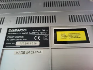 Radiocassette Daewoo SW-141 CD, Cassette y Radio