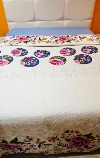 Colcha de cama Manterol.
