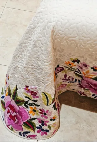 Colcha de cama Manterol.