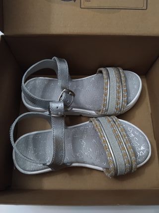 Sandalias niña plateadas talla 30