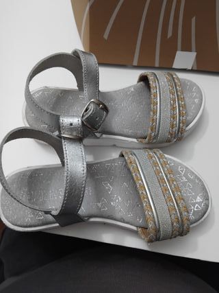 Sandalias niña plateadas talla 30