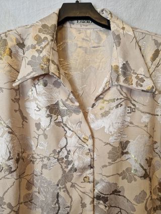 Camisa Estilo Beige y Dorada