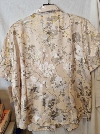 Camisa Estilo Beige y Dorada