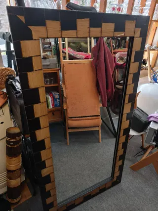 Espejo grande madera y negro con roce pequeño