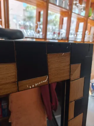 Espejo grande madera y negro con roce pequeño