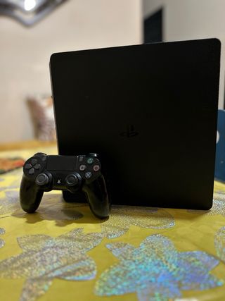 Consola PS4 Slim Negra 1TB