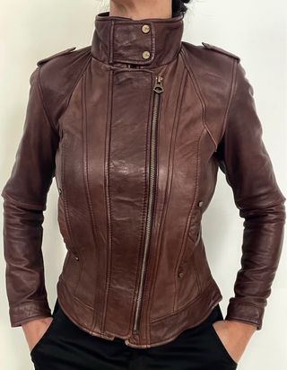 Cazadora cuero auténtico marrón Bershka Talla M