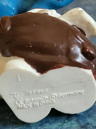 Pitufo Cupido con carta y trompeta