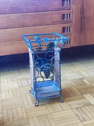 Paragüero metal y mimbre azul