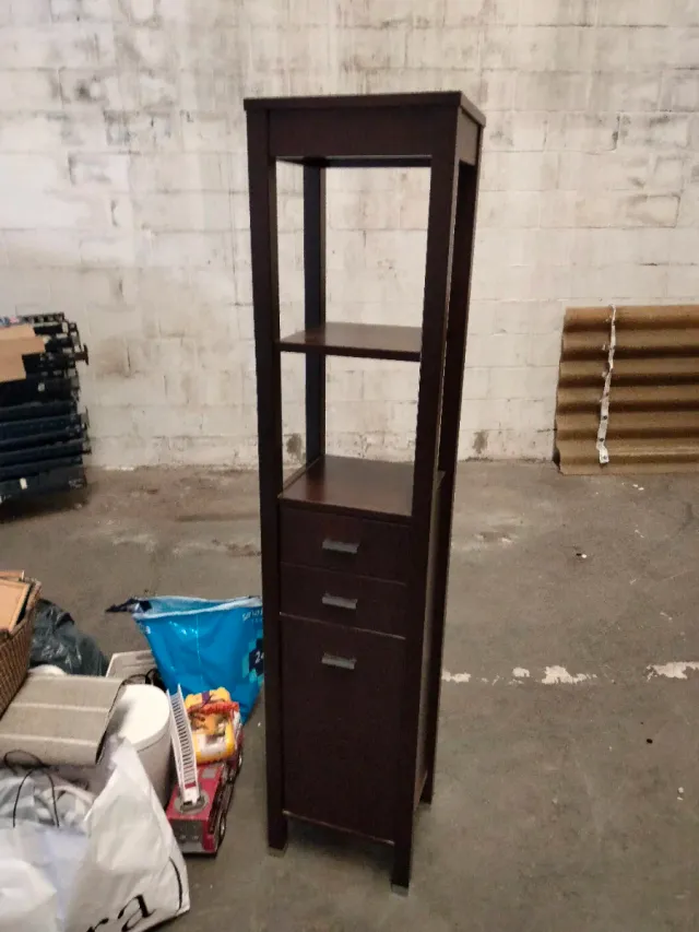 "GANGA" Mueble vertical (patas y tiradors metalics