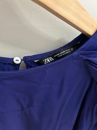 Blusa azul klein Zara con mangas abullonadas – Xs