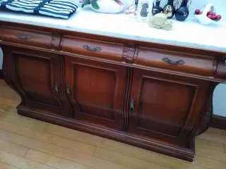 Mueble aparador madera y mármol