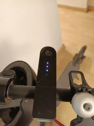 Patinete Xiaomi 365 con casco