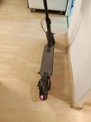 Patinete Xiaomi 365 con casco