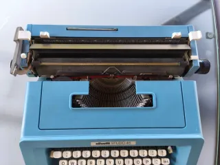 Máquina de escribir Olivetti Studio 46
