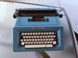 Máquina de escribir Olivetti Studio 46