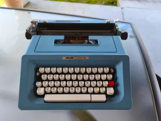 Máquina de escribir Olivetti Studio 46