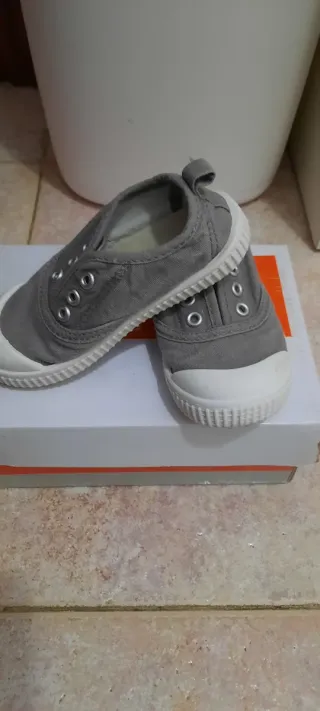 Lote de zapatillas infantiles