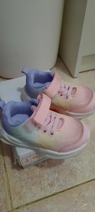 Lote de zapatillas infantiles