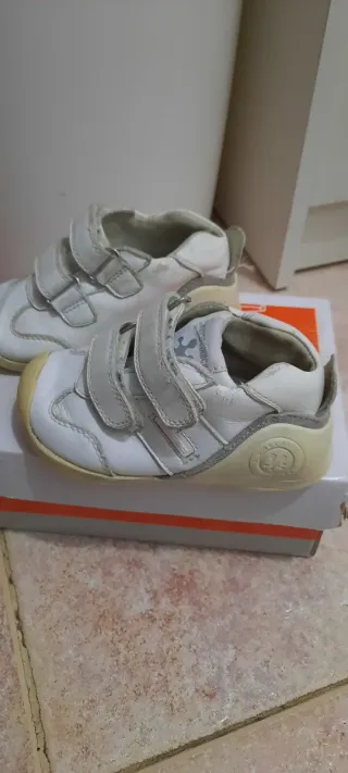 Lote de zapatillas infantiles