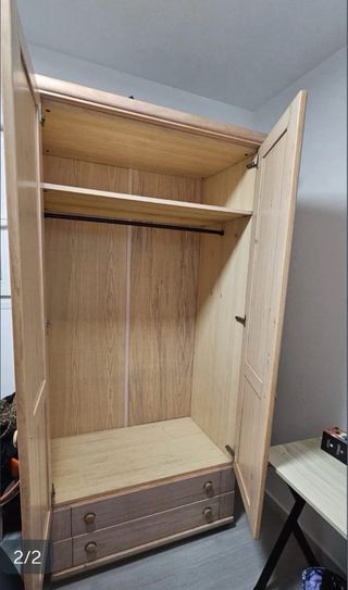 Armadio in legno massello