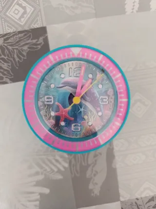 Despertador infantil con diseño de delfín