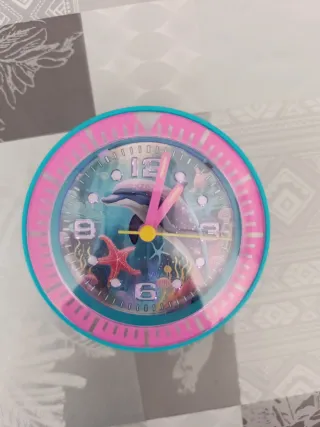 Despertador infantil con diseño de delfín