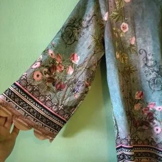 Blusa M fantasia floreale