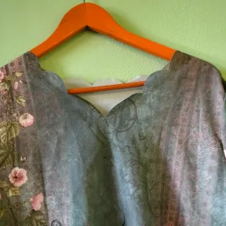 Blusa M fantasia floreale