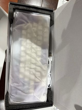 Teclado Mecánico Blanco y Morado