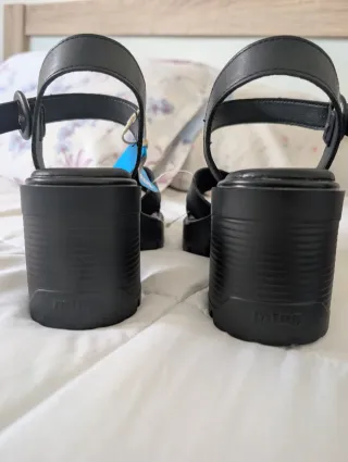 Sandalias Mustang Negras Talla 38