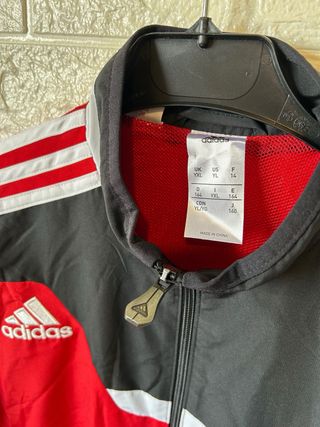 Chaqueta deportiva Adidas XL junior = XS/S  adulto