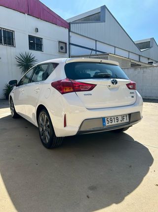 Toyota Auris 2015